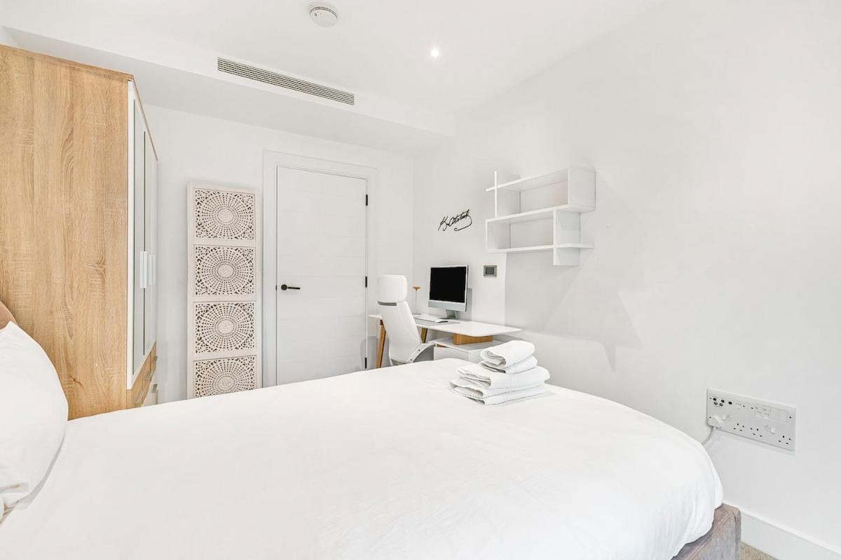 Luxurious Modern In Apartment London