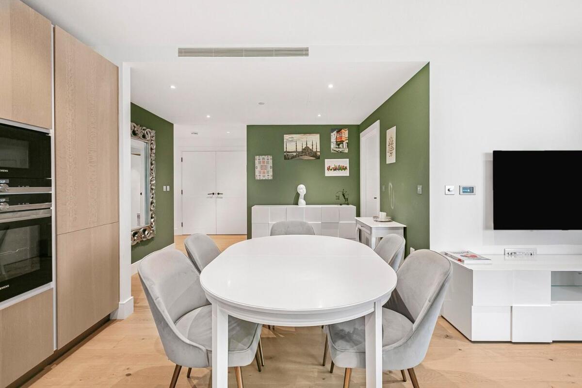 Luxurious Modern In Londra